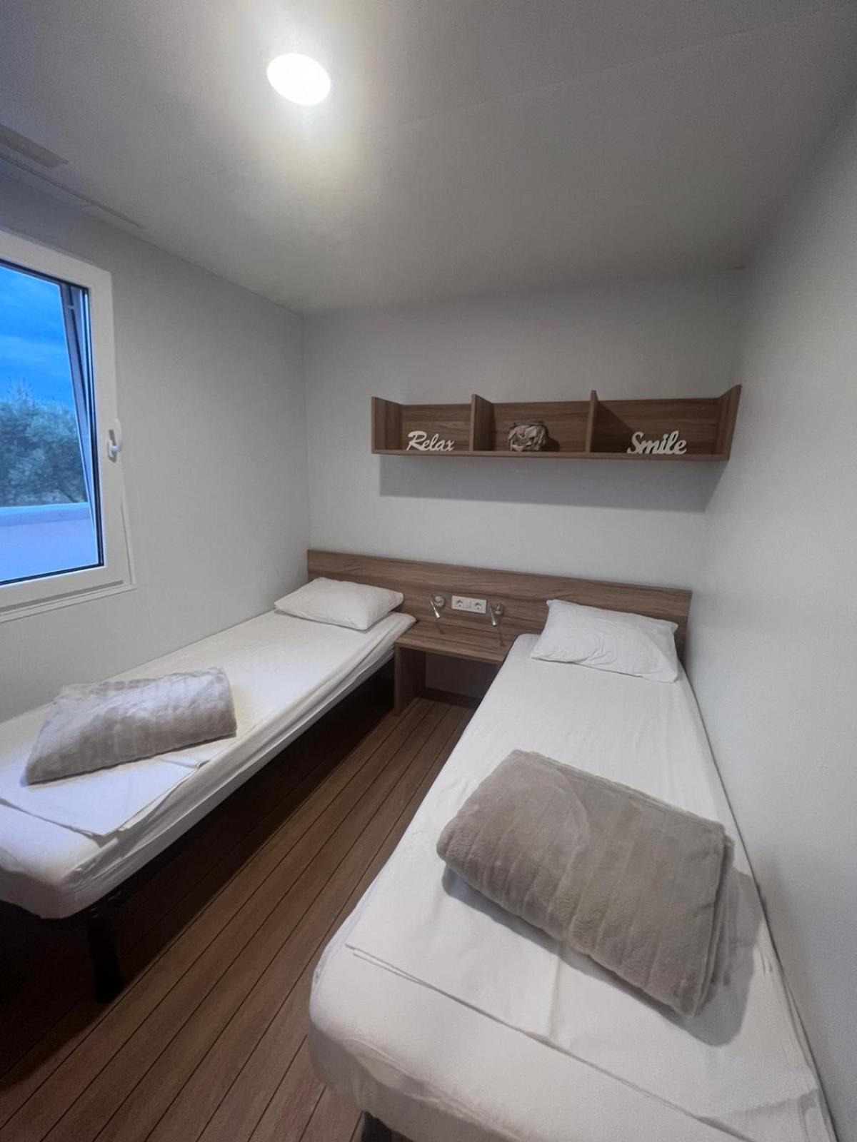 Mobile House F&L Villa Biograd Na Moru Exteriör bild