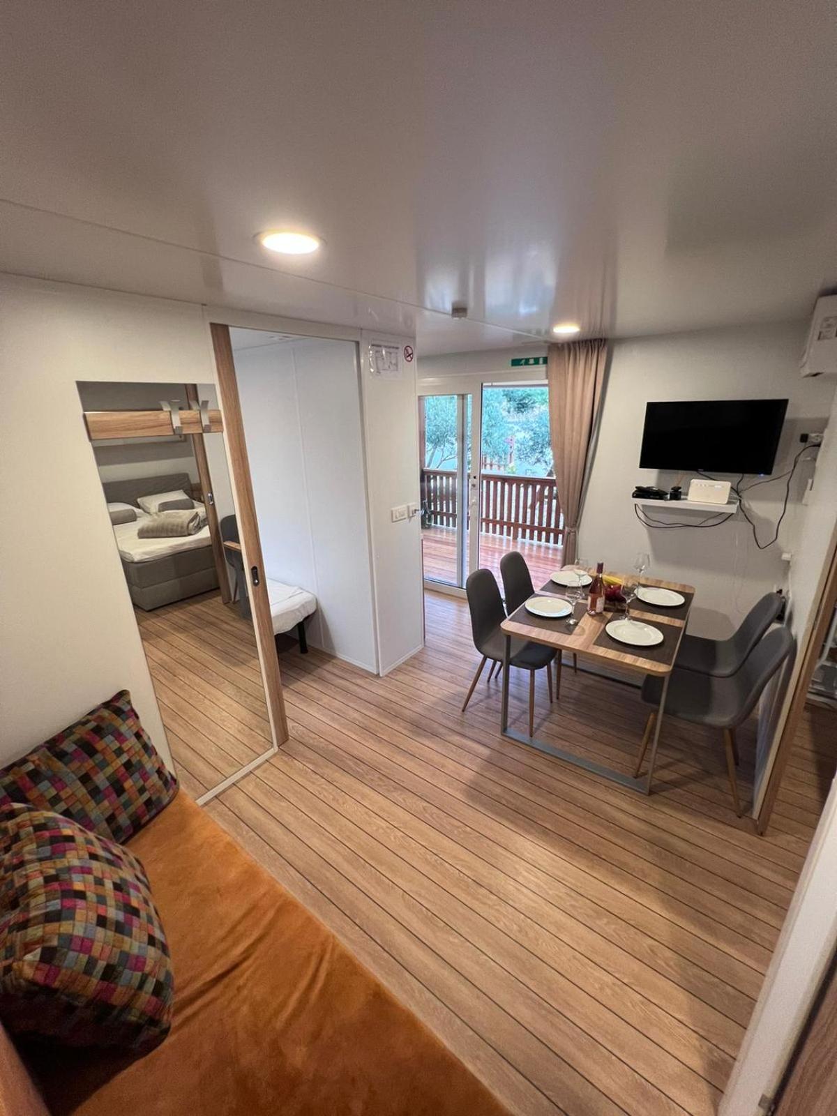 Mobile House F&L Villa Biograd Na Moru Exteriör bild